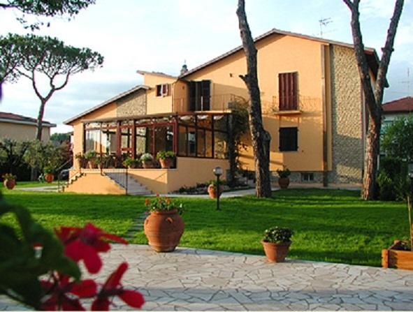 B&B Villa Acero Marina Di Carrara Eksteriør bilde